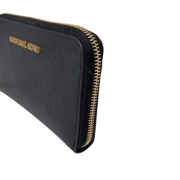 Michael Kors Jet Set Black Zip Around Wristlet - Picture 8 of 11